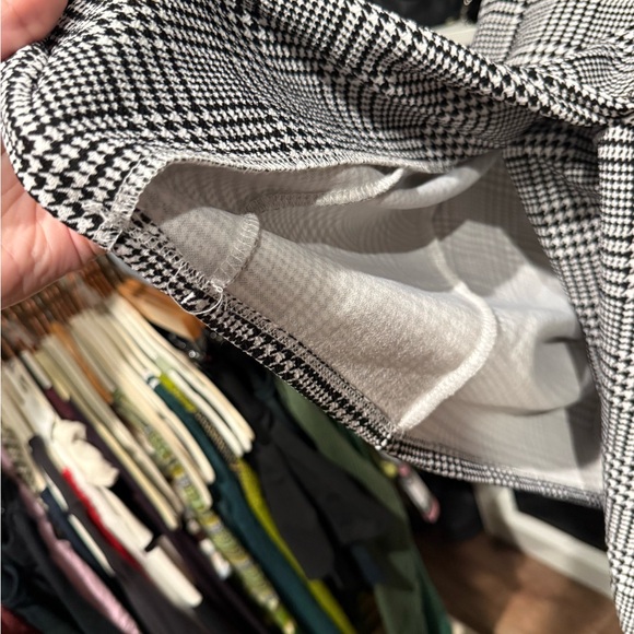 Almost Famous Black and White Houndstooth Women's Blazer Dress - Picture 5 of 5